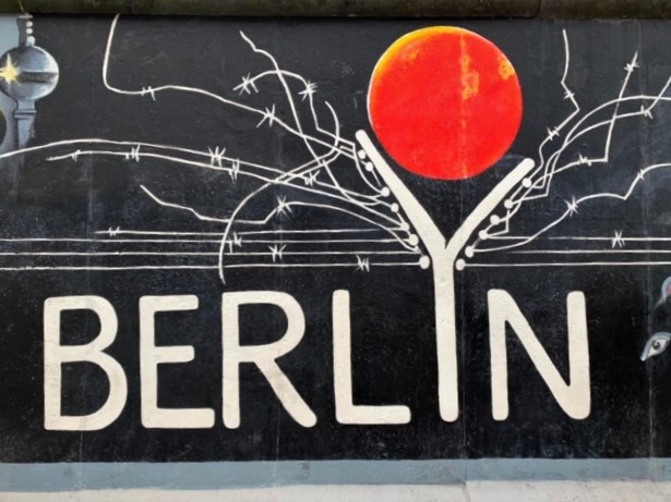 b07b4583-44ca-4f89-9158-d8c674acdb8c (2)